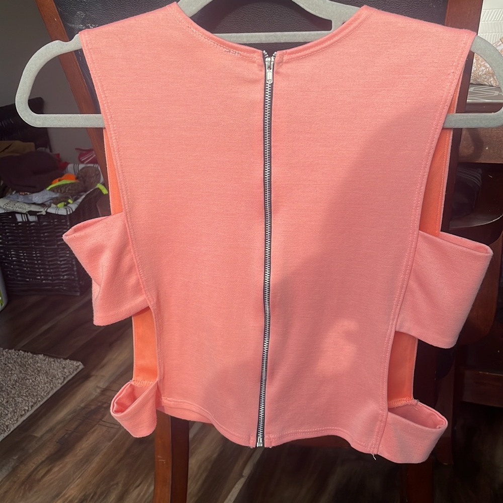Pink top - Picture 3 of 4